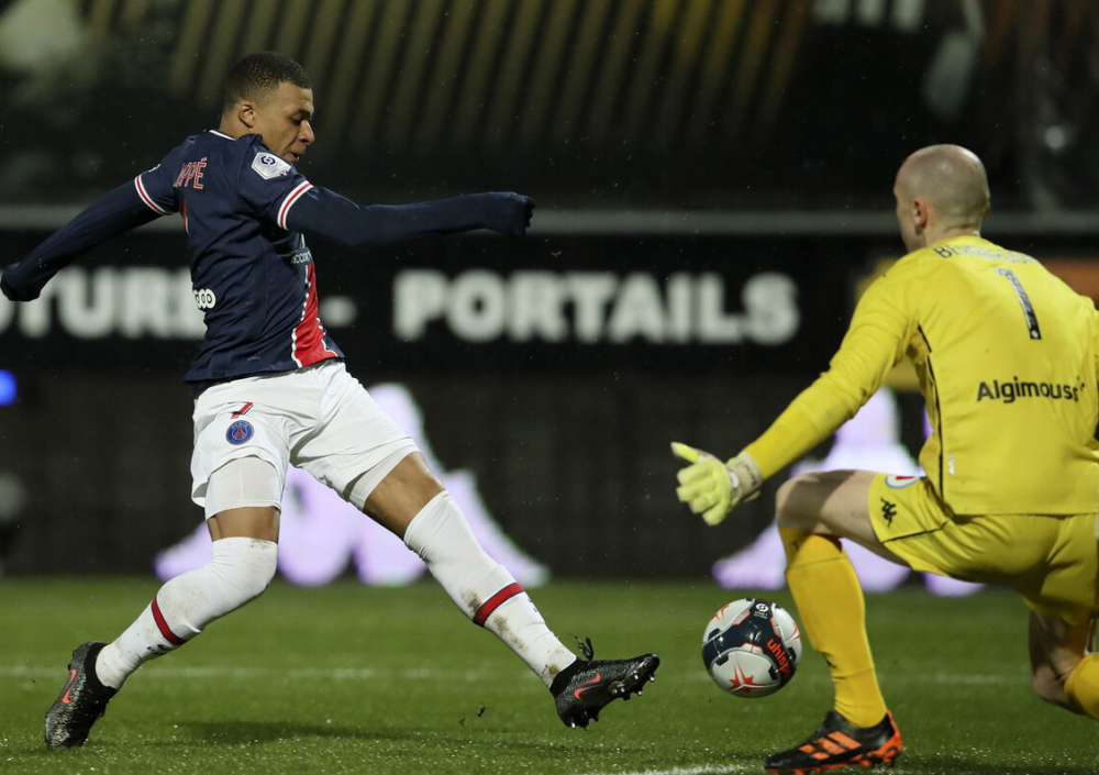 jiuyou.com-战术调整引发热议！，大坂直美在巴黎圣日耳曼比赛中最后时刻胜出引发球迷热议的简单介绍-jiuyou.com